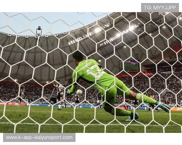 世界杯门将扑救技术演进史：从本能到科学